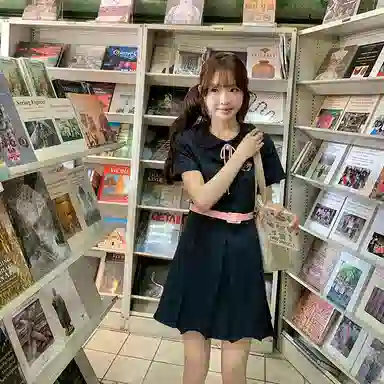 东鲸岁时记 学院风通勤日常短袖连衣裙 女款 礼盒装 礼盒装 藏青色连衣裙 买赠皮带+领绳