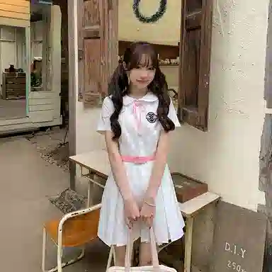 东鲸岁时记 学院风纯色收腰显瘦短袖连衣裙 女款 礼盒装 白色连衣裙 买赠皮带+领绳