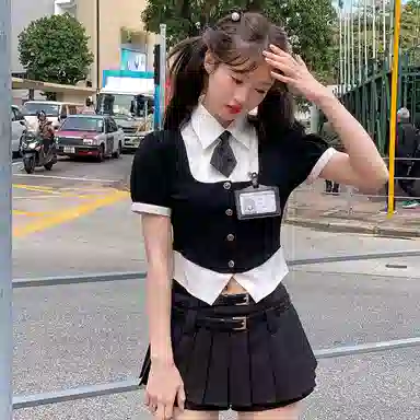 东鲸岁时记 学院风拼色假两件短袖衬衫百褶裙制服 女款 礼盒装