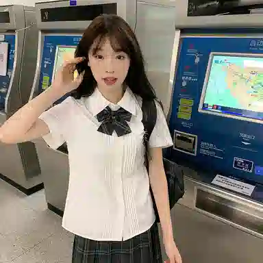 东鲸岁时记 尖领短袖衬衫格子图案短裙制服 女款