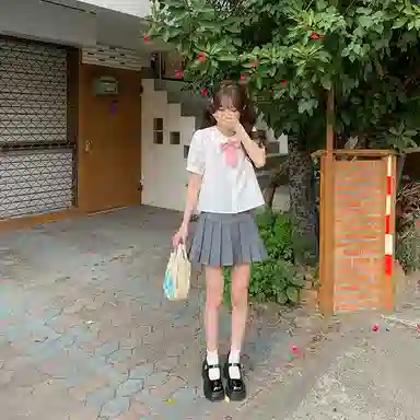 东鲸岁时记 纯色娃娃领设计感小众短袖衬衫 女款 白色