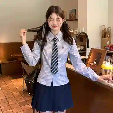 东鲸岁时记 温柔风高级感翻领短款条纹长袖上衣纯色中腰修身短裙搭配一整套制服 春秋季 女款 礼盒装 雾霾蓝