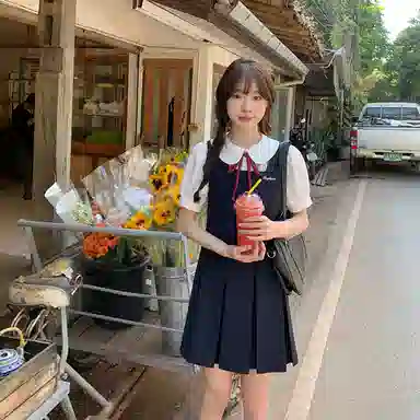 东鲸岁时记 时尚设计感穿搭百搭短袖连衣裙 女款 礼盒装 藏青色