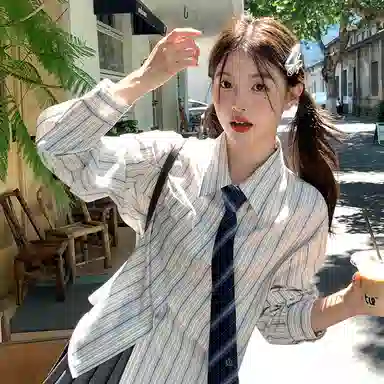 东鲸岁时记 学院风松弛感穿搭宽松休闲外套文艺风职场微辣条纹尖领长袖气质上衣衬衫 春秋季 女款 礼盒装 雾霾蓝