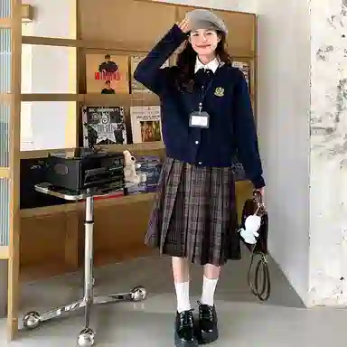 东鲸岁时记 学院风韩系针织收腰圆领纯色毛衣 女款 藏青色