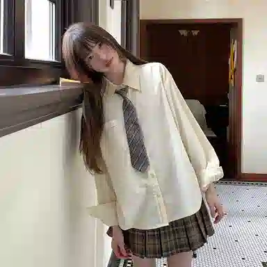 东鲸岁时记 格子中腰合身休闲短裙 女款 棕色