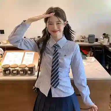 东鲸岁时记 温柔风高级感翻领短款条纹长袖上衣纯色中腰修身短裙搭配一整套制服 春秋季 女款 礼盒装 雾霾蓝