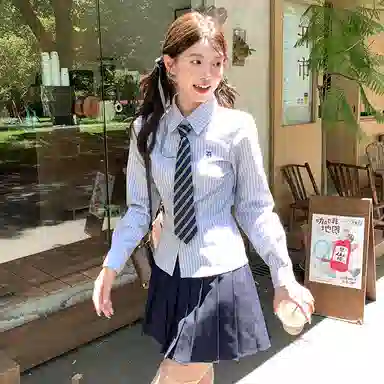 东鲸岁时记 温柔风高级感翻领短款条纹长袖上衣纯色中腰修身短裙搭配一整套制服 春秋季 女款 礼盒装 雾霾蓝