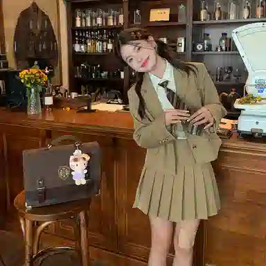 东鲸岁时记 港风高级感美拉德色系上衣外套学院风松弛感休闲简约西装 春秋季 女款 礼盒装 卡其色