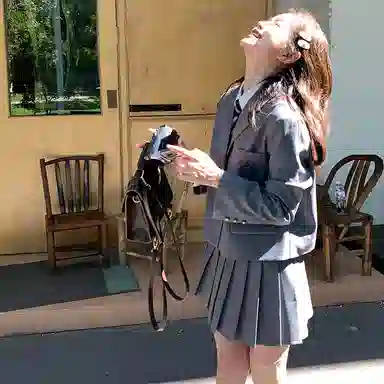 东鲸岁时记 学院风学姐感气质绣标上衣纯色高腰温柔风百褶半裙搭配一整套西装套装 春秋季 女款 礼盒装 灰色