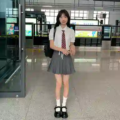 东鲸岁时记 学院风纯色翻领泡泡袖短袖衬衫百褶裙制服 女款 礼盒装