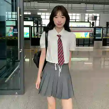 东鲸岁时记 学院风纯色翻领泡泡袖短袖衬衫百褶裙制服 女款 礼盒装