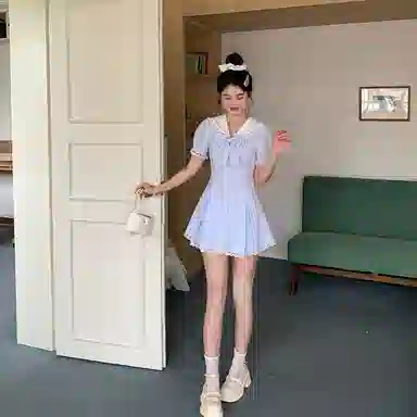 东鲸岁时记 学院风条纹蝴蝶结修身短袖连衣裙 女款 礼盒装 图色