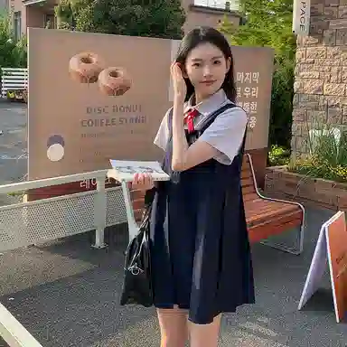 东鲸岁时记 学院风纯色尖领短袖衬衫背带裙制服 女款 礼盒装