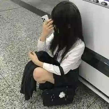 东鲸岁时记 学院风开学季尖领上衣中腰修身半裙制服 女款 白色+灰绿色