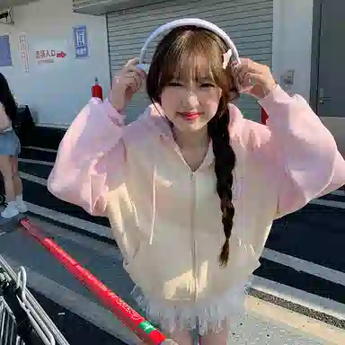 东鲸岁时记 学院风开学季初恋感小清新可爱简约国潮猫咪卡通撞色宽松插肩拉链连帽卫衣 女款 礼盒装 粉色