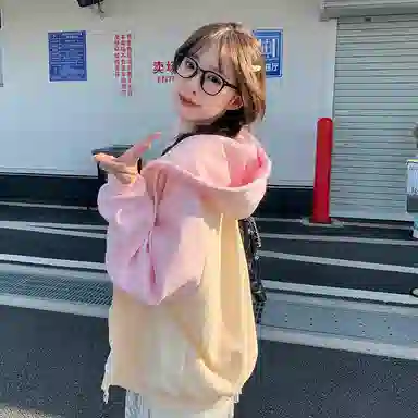 东鲸岁时记 学院风开学季初恋感小清新可爱简约国潮猫咪卡通撞色宽松插肩拉链连帽卫衣 女款 礼盒装 粉色