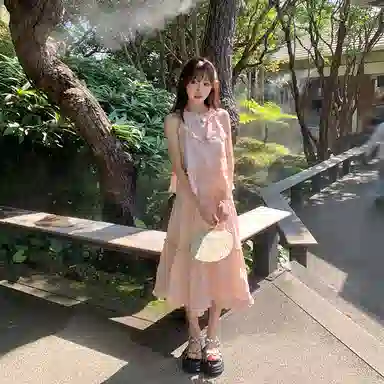 东鲸岁时记 法式气质海边度假风上衣内衬两件套设计无袖连衣裙 女款 礼盒装 莫奈花园粉色