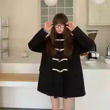 东鲸岁时记 开学季高智感学院风甜美可爱简约舒适时尚高端日常休闲经典复古保暖牛角扣外套秋冬季毕业季大衣 女款 礼盒装