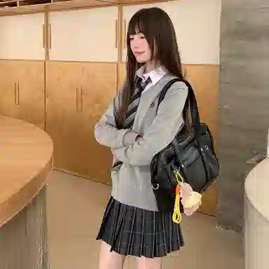 东鲸岁时记 慵懒风宽松高级感学院风舒适套头针织衫长袖衬衫经典格子百褶短裙制服 女款