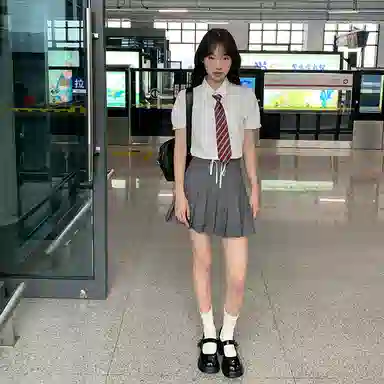 东鲸岁时记 学院风纯色翻领泡泡袖短袖衬衫百褶裙制服 女款 礼盒装