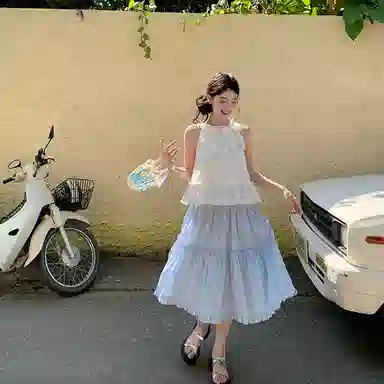 东鲸岁时记 甜美清新海边度假风挂脖拉链裙装套装 女款 礼盒装 白上衣+蓝色下裙（含内衬）