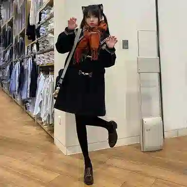 东鲸岁时记 海军领牛角扣大衣纯色针织衫格纹短裙制服 女款