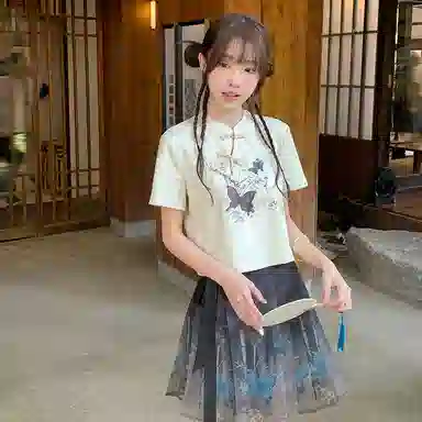 东鲸岁时记 新中式上衣宽松风国风半身裙百褶汉服 女款 礼盒装 新中式短袖+新中式短裙