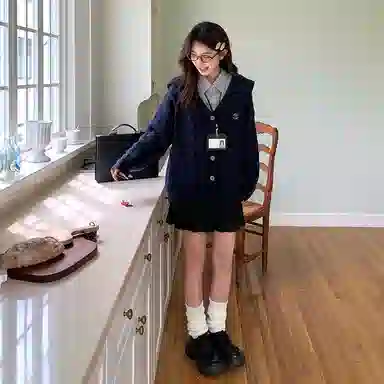 东鲸岁时记 学院风海军领复古绞花上衣毛衣外套学姐感松弛感宽松文艺风经典格纹半裙穿搭一整套裙装套装 秋冬季 女款 礼盒装 米白色