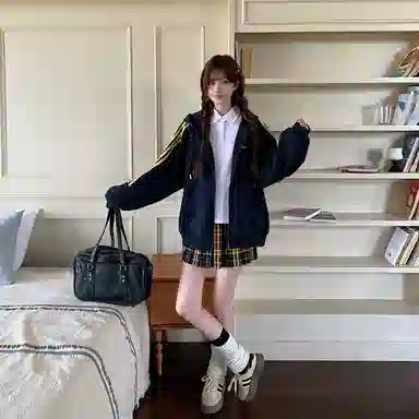 东鲸岁时记 学院风宽松显瘦复古休闲百搭外套上衣韩系早秋氛围感慵懒复古温柔甜美开学季独特漂亮高级感通勤洋气简约连帽卫衣 女款 礼盒装