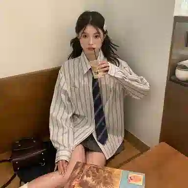 东鲸岁时记 学院风松弛感穿搭宽松休闲外套文艺风职场微辣条纹尖领长袖气质上衣衬衫 春秋季 女款 礼盒装 雾霾蓝