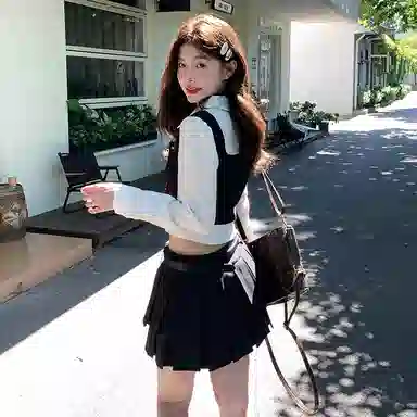 东鲸岁时记 学院风修身辣妹收腰假两件上衣学姐感文艺风纯色百褶半裙制服 春秋季 女款 礼盒装 黑色+白色