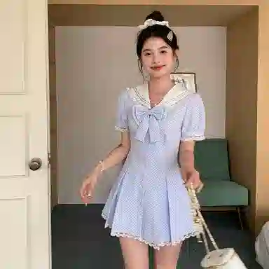 东鲸岁时记 学院风条纹蝴蝶结修身短袖连衣裙 女款 礼盒装 图色