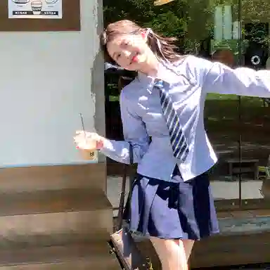 东鲸岁时记 温柔风高级感翻领短款条纹长袖上衣纯色中腰修身短裙搭配一整套制服 春秋季 女款 礼盒装 雾霾蓝