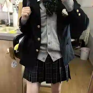 东鲸岁时记 学院风纯色长袖上衣格子百褶短裙制服 女款 礼盒装 黑色