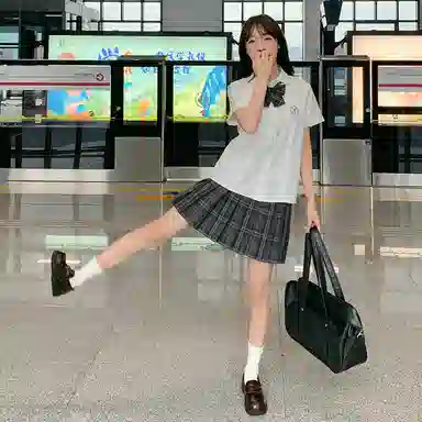 东鲸岁时记 学院风毕业季日系简约显瘦刺绣短袖衬衫碳素笔格裙短款半身裙制服 女款