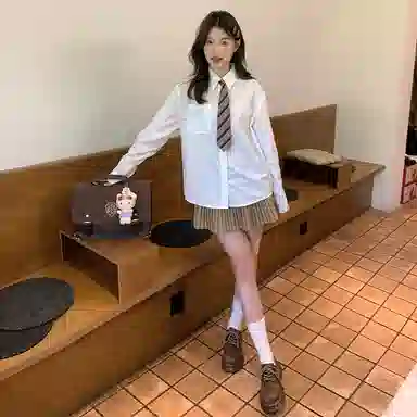 东鲸岁时记 学院风高级感翻领短款气质上衣简约温柔风职场辣妹舒适通勤长袖衬衫制服 春秋季 女款 礼盒装 白色