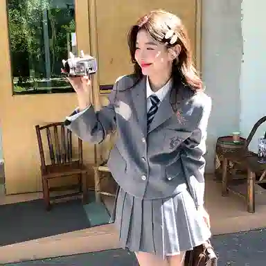 东鲸岁时记 学院风学姐感气质绣标上衣纯色高腰温柔风百褶半裙搭配一整套西装套装 春秋季 女款 礼盒装 灰色