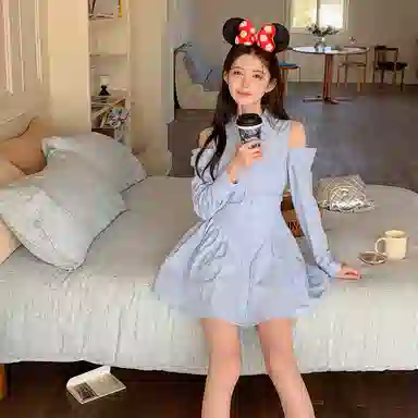 东鲸岁时记 气质女装高级感收腰露肩衬衫长袖连衣裙 女款 礼盒装 蓝色露肩衬衫连衣裙