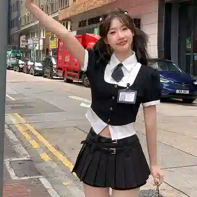 东鲸岁时记 美式学院风拼色气质上衣尖领假两件收腰短袖衬衫 春夏季 女款 礼盒装 假日来信