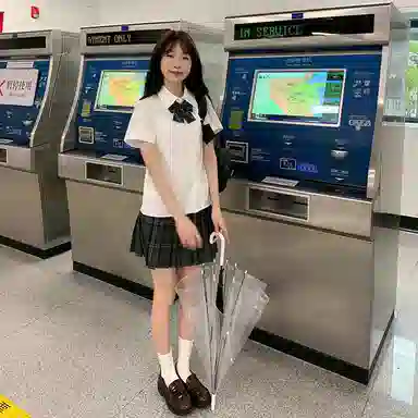 东鲸岁时记 尖领短袖衬衫格子图案短裙制服 女款