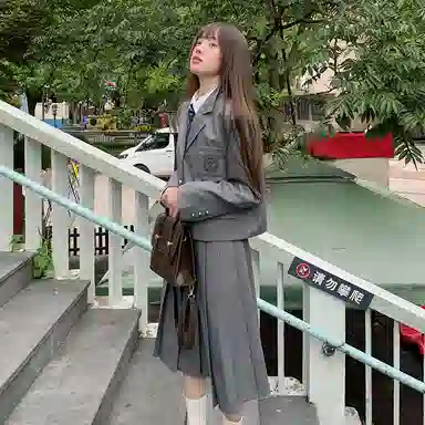 东鲸岁时记 学院风日系纯色百褶裙中长款休闲长裙 女款 灰色