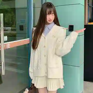 东鲸岁时记 学院风千金风百褶裙伯克利半裙休闲短裙 女款 礼盒装 米白色