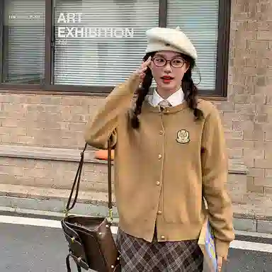 东鲸岁时记 慵懒学院风针织开衫毛衣长袖高级感时尚衬衫舒适纯色格纹长裙裙装套装 女款 古铜色+棕色