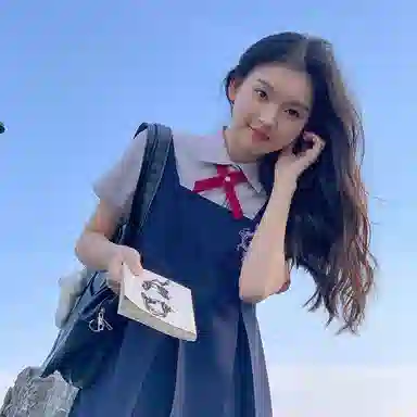 东鲸岁时记 学院风纯色尖领短袖衬衫背带裙制服 女款 礼盒装