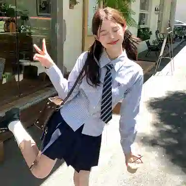 东鲸岁时记 温柔风高级感翻领短款条纹长袖上衣纯色中腰修身短裙搭配一整套制服 春秋季 女款 礼盒装 雾霾蓝