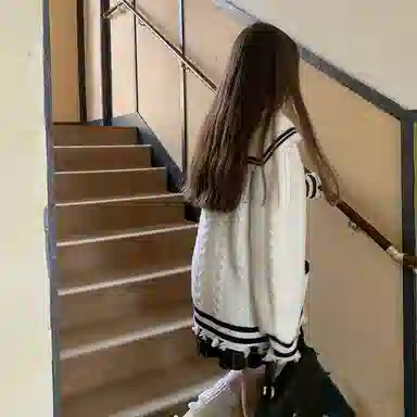 东鲸岁时记 学院风复古海军蓝长袖上衣高腰修身半身裙制服 秋冬季 女款 礼盒装 白色+黑色