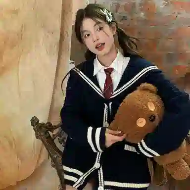 东鲸岁时记 学院风高级感拼色海军领宽松上衣包臀宽松经典格纹半裙搭配一整套裙装套装 秋冬季 女款 礼盒装 藏青色+红色