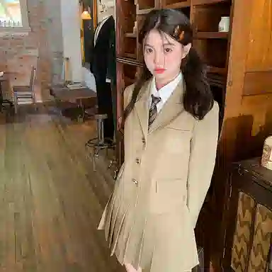 东鲸岁时记 港风高级感美拉德色系上衣外套学院风松弛感休闲简约西装 春秋季 女款 礼盒装 卡其色