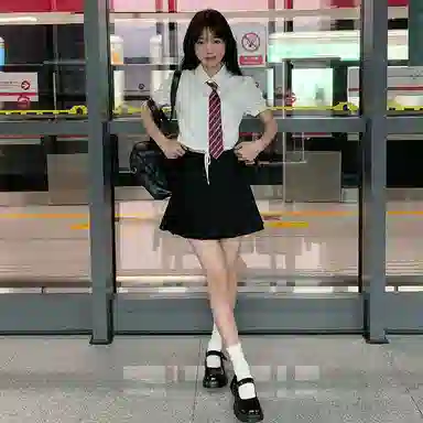 东鲸岁时记 学院风尖领辣妹风上衣百褶高腰下衣制服 女款 白色+黑色